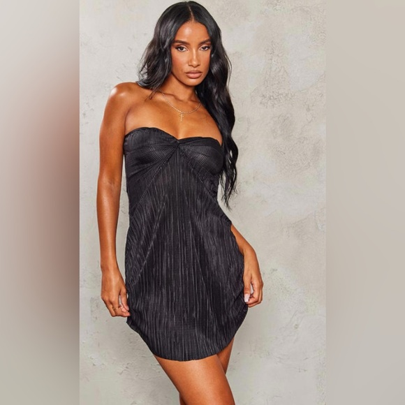 PrettyLittleThing Dresses & Skirts - NWT Pretty Little Thing Black Plisse Knot Detail Bandeau Bodycon Dress Black